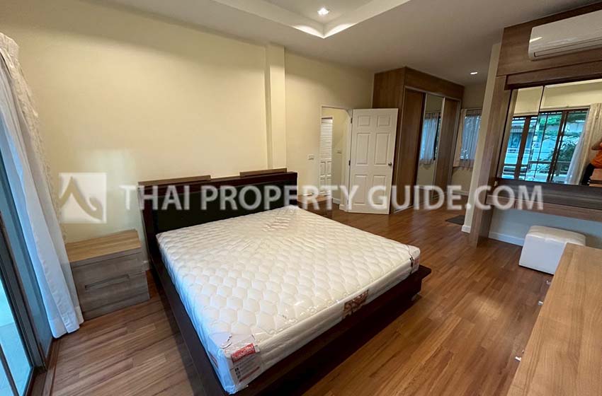 House with Shared Pool in Bangnatrad 